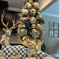 Chinoiserie Christmas Trees: Bringing a Grandmillennial Flair to Your Home