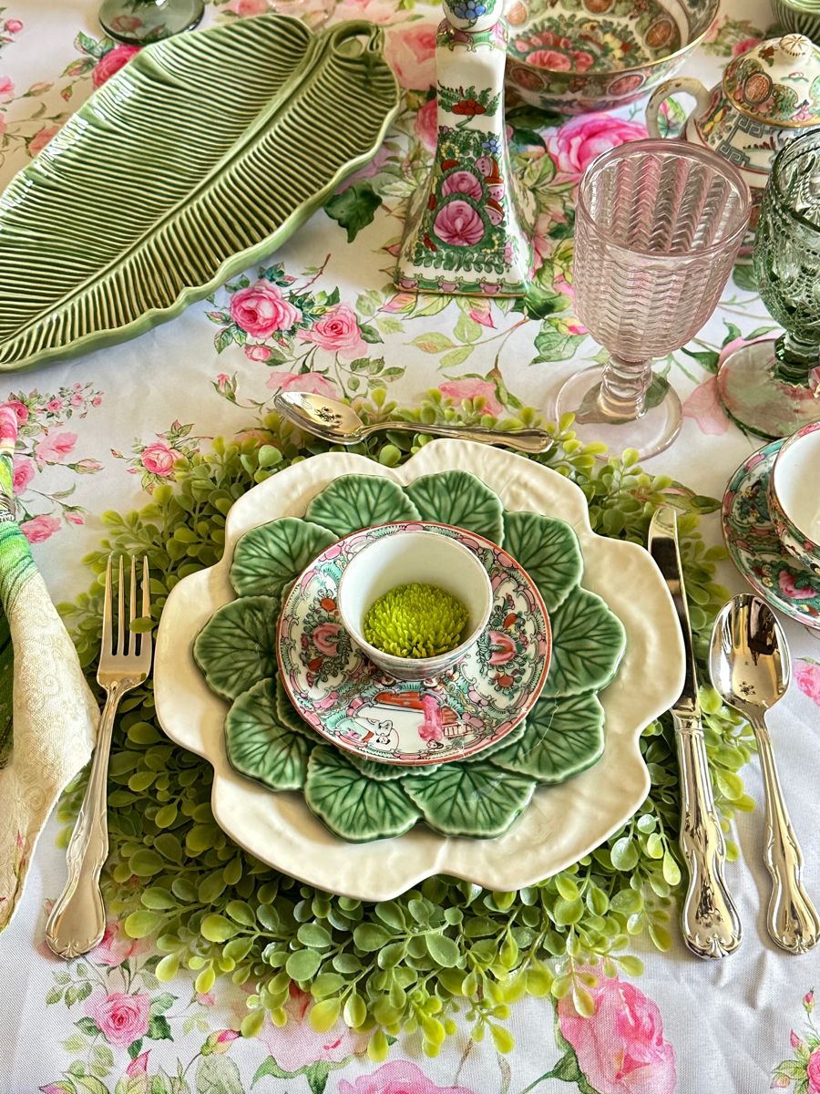 How to Style a Stunning Tablescape for Any Occasion